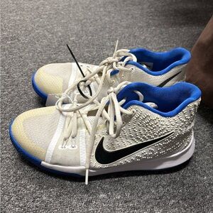 Men’s Kyrie Duke 3 Nike shoes